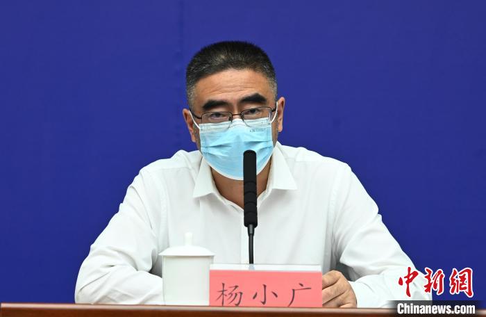 成都市政府副秘書長、市衛(wèi)健委主任楊小廣。　安源 攝