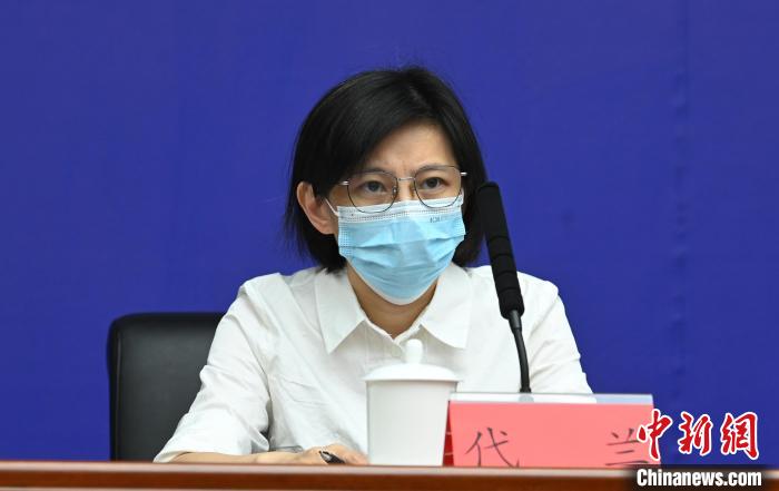成都市經(jīng)信局總工程師代蘭?！“苍?攝