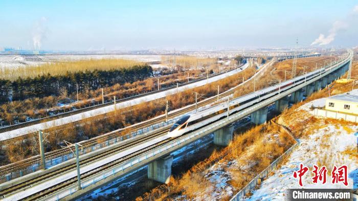 動車組列車在運行中?！」F提供