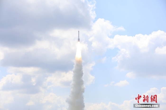 北京時(shí)間 2023年9月10日12時(shí)30分，中國在太原衛(wèi)星發(fā)射中心使用長征六號(hào)改運(yùn)載火箭，成功將遙感四十號(hào)衛(wèi)星發(fā)射升空，衛(wèi)星順利進(jìn)入預(yù)定軌道，發(fā)射任務(wù)獲得圓滿成功。該衛(wèi)星主要用于開展電磁環(huán)境探測及相關(guān)技術(shù)試驗(yàn)。此次任務(wù)是長征系列運(yùn)載火箭第487次飛行。王曉虎 攝