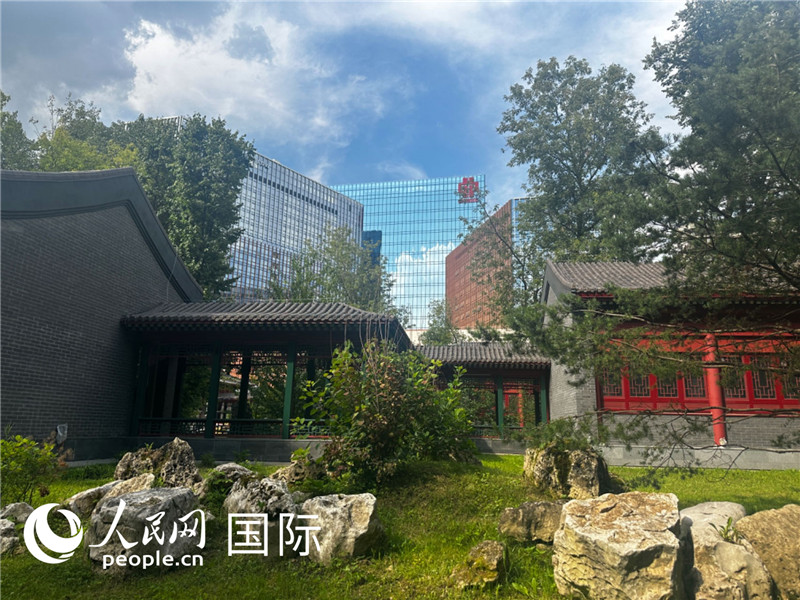莫斯科中國貿易中心的中式園林“華銘園”一角。人民網記者 申佳平攝
