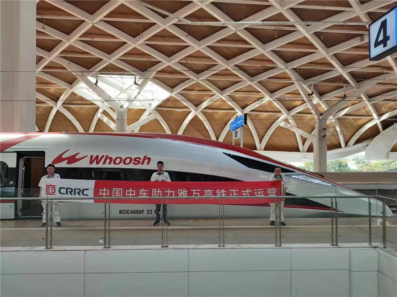 動(dòng)車(chē)組整裝待發(fā)。中車(chē)青島四方機(jī)車(chē)車(chē)輛股份有限公司供圖