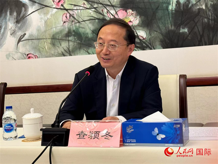 10月31日，蘇州市人民政府副市長(zhǎng)查穎冬在第五屆中法文化論壇媒體吹風(fēng)會(huì)上講話。（人民網(wǎng) 謝瑩攝）