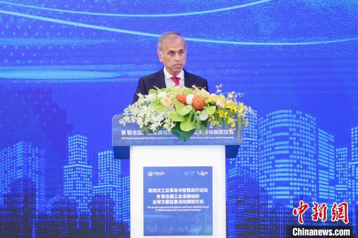 聯(lián)合國(guó)駐華協(xié)調(diào)員常啟德發(fā)表演講。