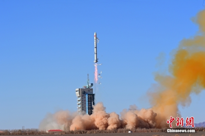 北京時間2023年11月16日11時55分，我國在酒泉衛(wèi)星發(fā)射中心使用長征二號丙運載火箭，成功將新一代海洋水色觀測衛(wèi)星發(fā)射升空，衛(wèi)星順利進入預(yù)定軌道，發(fā)射任務(wù)獲得圓滿成功。此次任務(wù)是長征系列運載火箭第497次飛行。汪江波 攝