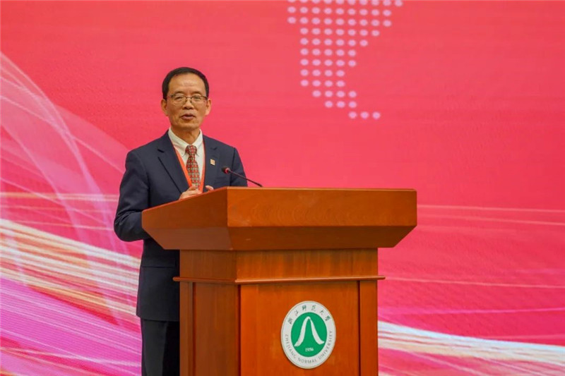 國務(wù)院學(xué)位委員會區(qū)域國別學(xué)學(xué)科評議組秘書長、浙江師范大學(xué)非洲研究院（非洲區(qū)域國別學(xué)院）院長劉鴻武致辭。主辦方供圖
