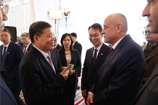 李永明同埃及住房部副部長(zhǎng)會(huì)談交流。主辦方供圖