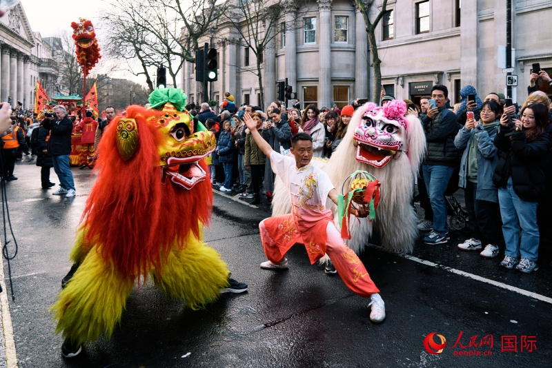 倫敦新春慶典現(xiàn)場。人民網(wǎng) 郭錦標、楊浩鵬攝