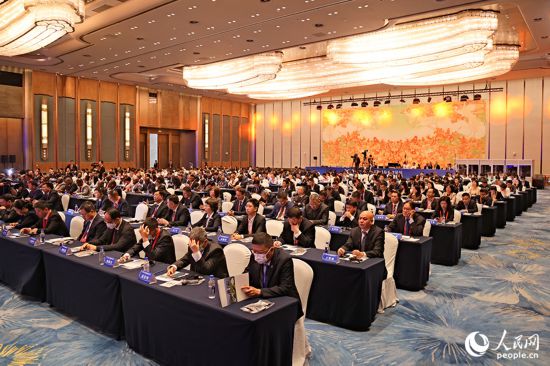 與會(huì)嘉賓濟(jì)濟(jì)一堂。人民網(wǎng)記者 陳博攝