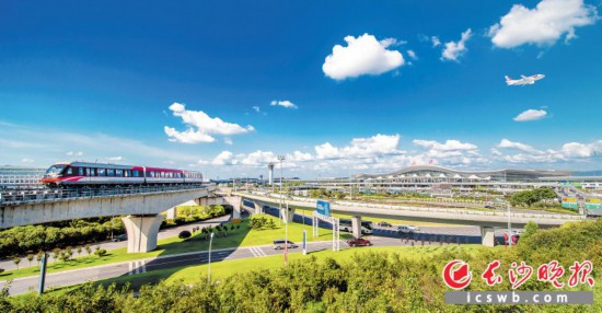 　　根據(jù)《實施意見》，長沙將建設(shè)聯(lián)通世界的航空樞紐，打造輻射全國的鐵路樞紐，深化綜合交通協(xié)調(diào)機制。    資料圖片
