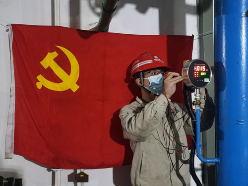 工作人員在進行工作。受訪單位供圖