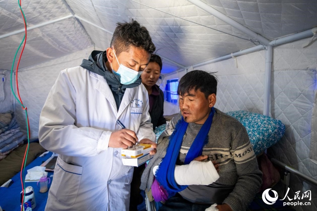 震中日記｜“謝謝，曼巴啦！”