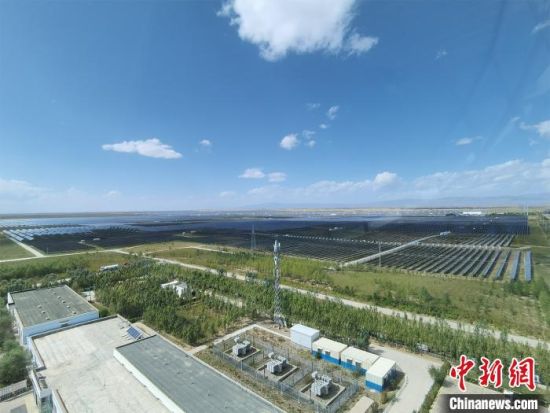 圖為塔拉灘光伏產(chǎn)業(yè)園區(qū)?！∑钤鲚怼z