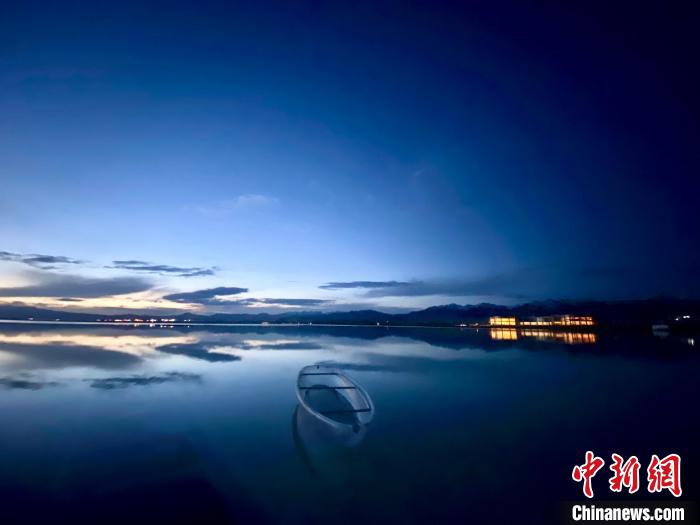 圖為茶卡天空壹號(hào)景區(qū)。　李江寧 攝