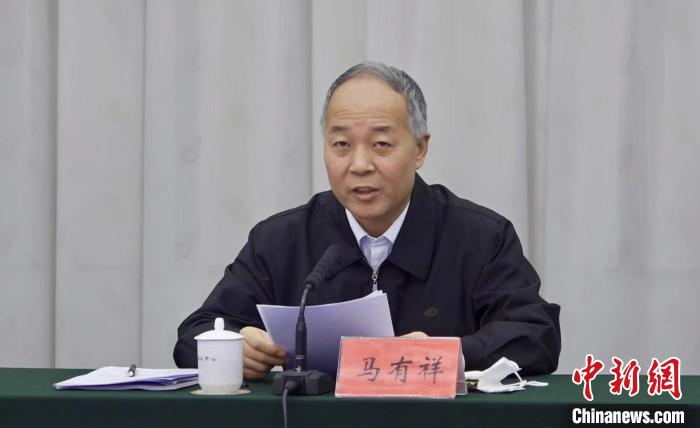 圖為農(nóng)業(yè)農(nóng)村部副部長(zhǎng)馬有祥在部省共同打造青海綠色有機(jī)農(nóng)畜產(chǎn)品輸出地推進(jìn)會(huì)議上講話?！±罱瓕?攝