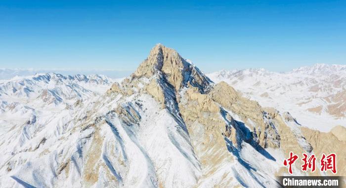 圖為山川被白雪覆蓋?！《继m縣融媒體中心供圖