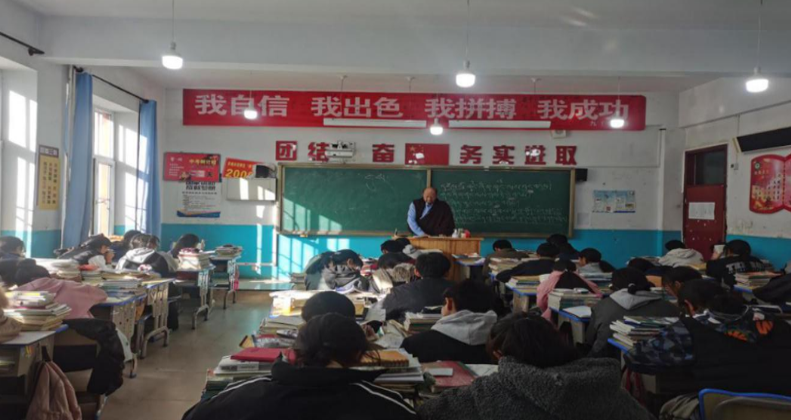 青?，斍撸寒惖剞k班讓孩子享受優(yōu)質(zhì)教育