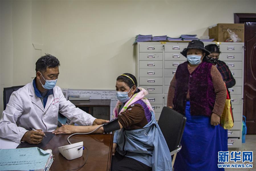 （新華全媒頭條·走向我們的小康生活·圖文互動(dòng)）（6）扎西德勒，我們的新家園——西藏易地扶貧搬遷搬出幸福美好新生活