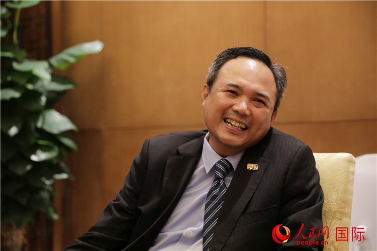 馬來西亞駐南寧總領(lǐng)事館總領(lǐng)事阿哈默·法蒂爾·伊斯邁爾在2024中國(guó)-東盟教育交流周期間接受人民網(wǎng)專訪。人民網(wǎng) 王婧攝