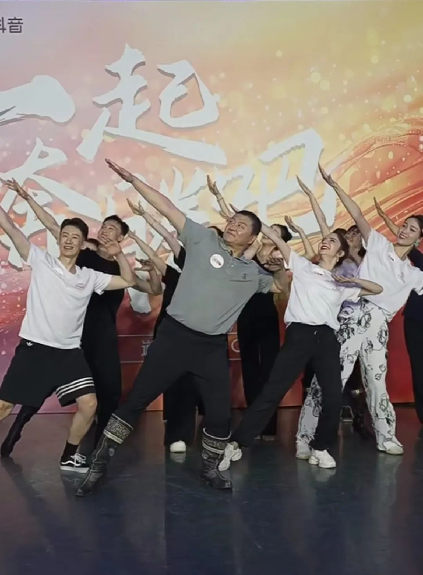 講好中華民族共同體故事，讓網絡“連心”更“聚心”