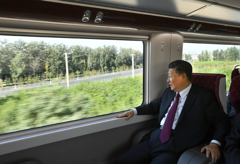 2019年9月25日，習(xí)近平總書記乘坐軌道列車前往北京大興國際機場。