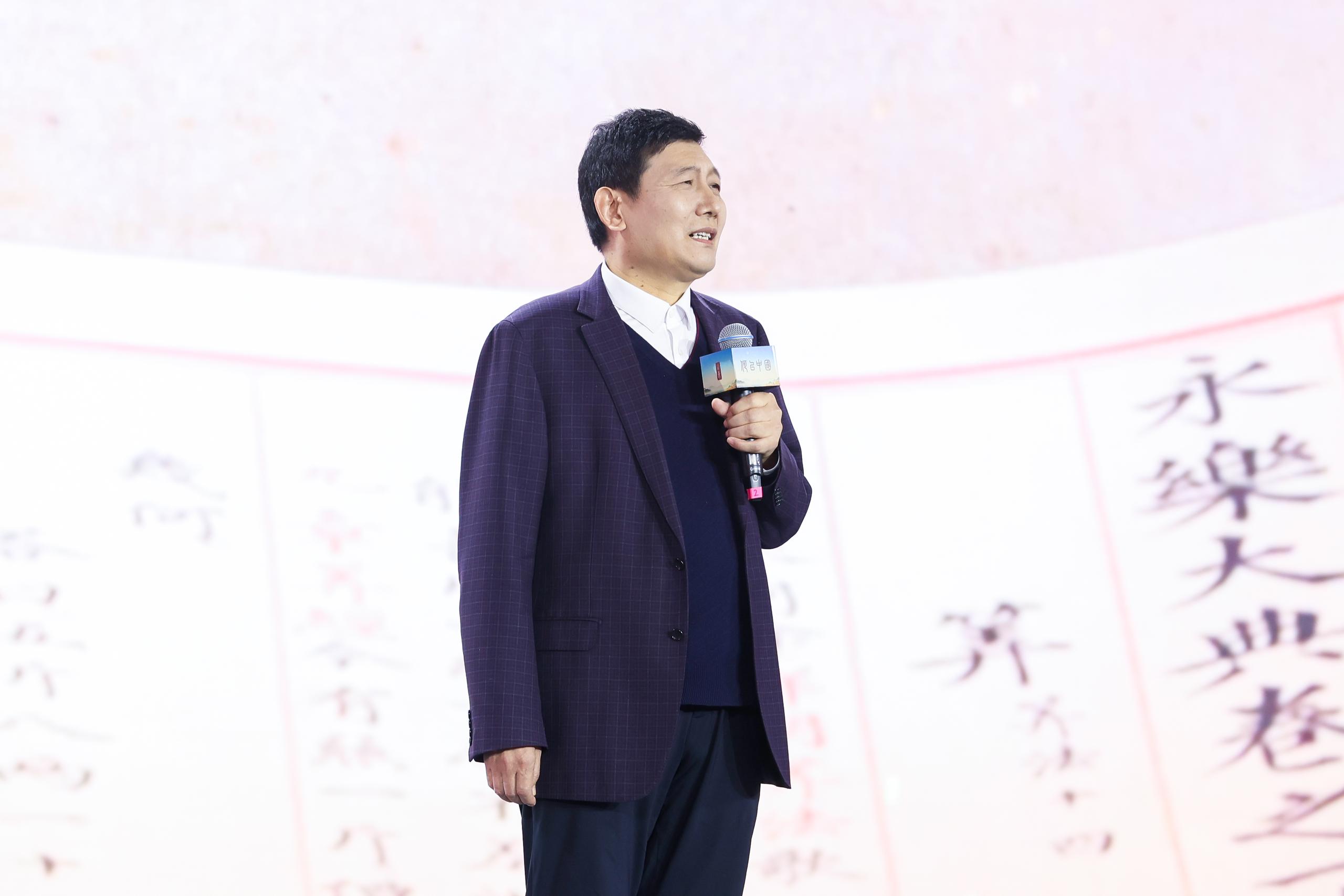 山東大學文學院講席教授、《文史哲》主編杜澤遜。人民視頻供圖