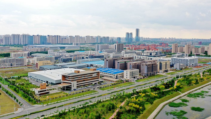 位于長(zhǎng)春新區(qū)的一家家光電企業(yè)走上了協(xié)同化發(fā)展之路。（長(zhǎng)春新區(qū)供圖）