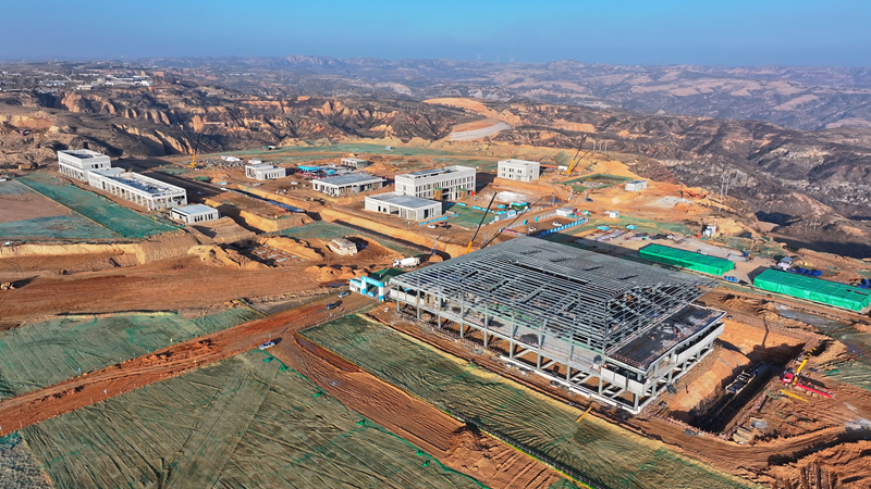 正在建設(shè)的府谷府州機場。朱鑫攝