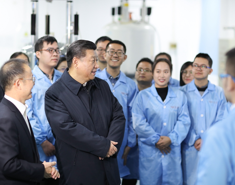 2019年1月17日，習(xí)近平在天津南開大學(xué)元素有機(jī)化學(xué)國家重點(diǎn)實(shí)驗(yàn)室同師生親切交流。