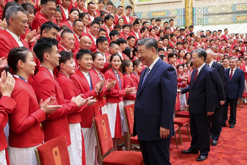 2024年8月20日，習(xí)近平總書(shū)記在人民大會(huì)堂接見(jiàn)第33屆夏季奧林匹克運(yùn)動(dòng)會(huì)中國(guó)體育代表團(tuán)全體成員。