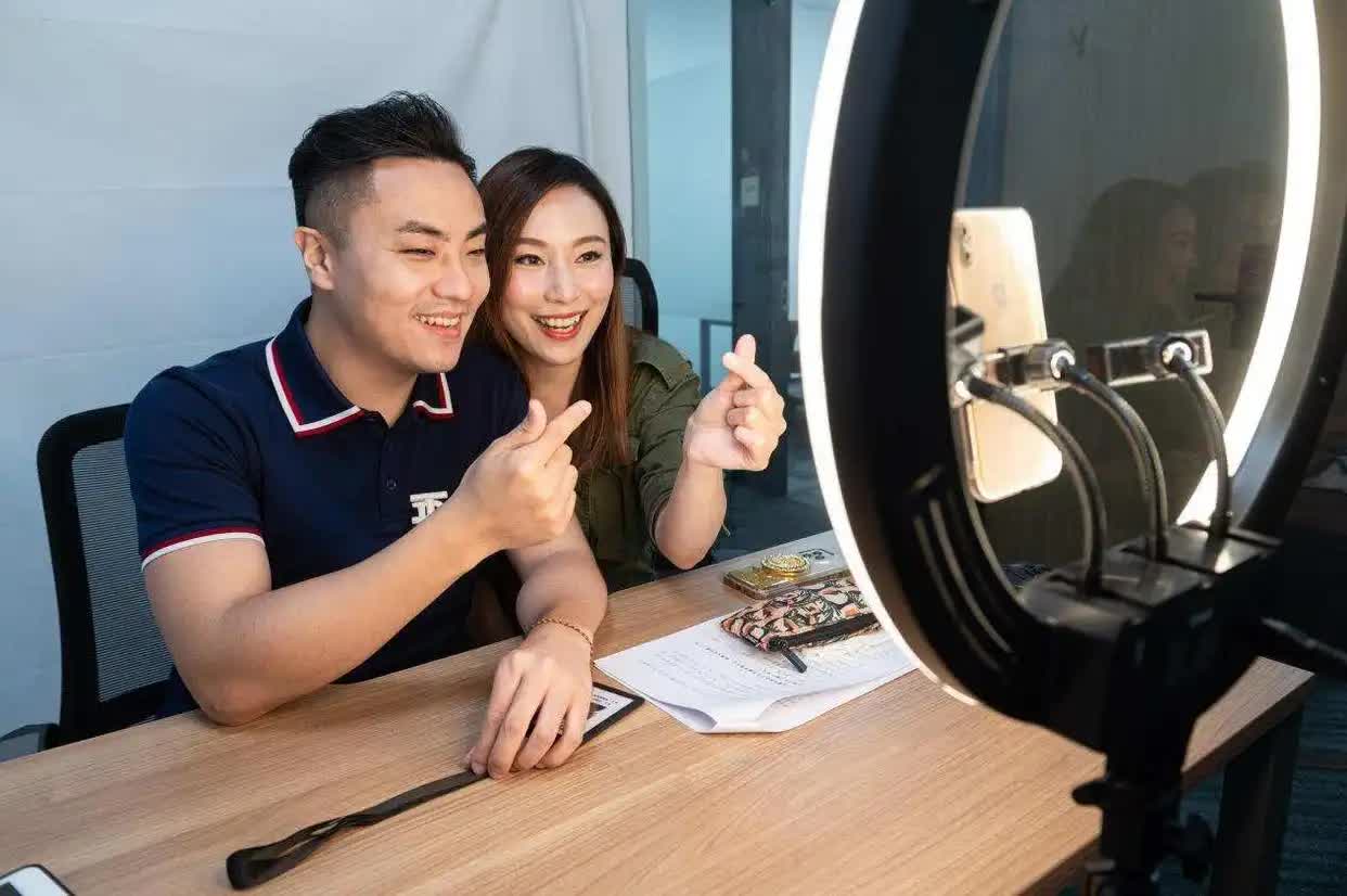 △ 一對在廣州創(chuàng)業(yè)的“港夫廣妻” 。