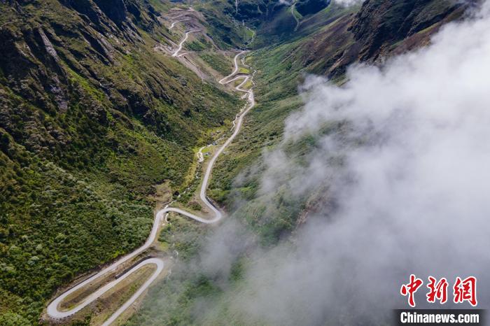 西藏山南，航拍勒布溝風(fēng)光。　江飛波 攝