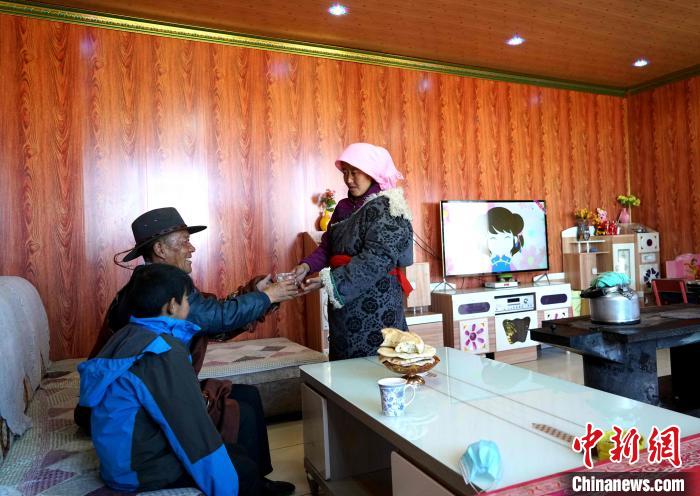 圖為易地搬遷后的哇保家。　才項什姐 攝