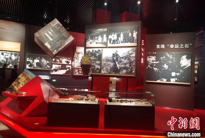 圖為紀念館內(nèi)部一角?！《∮衩?攝