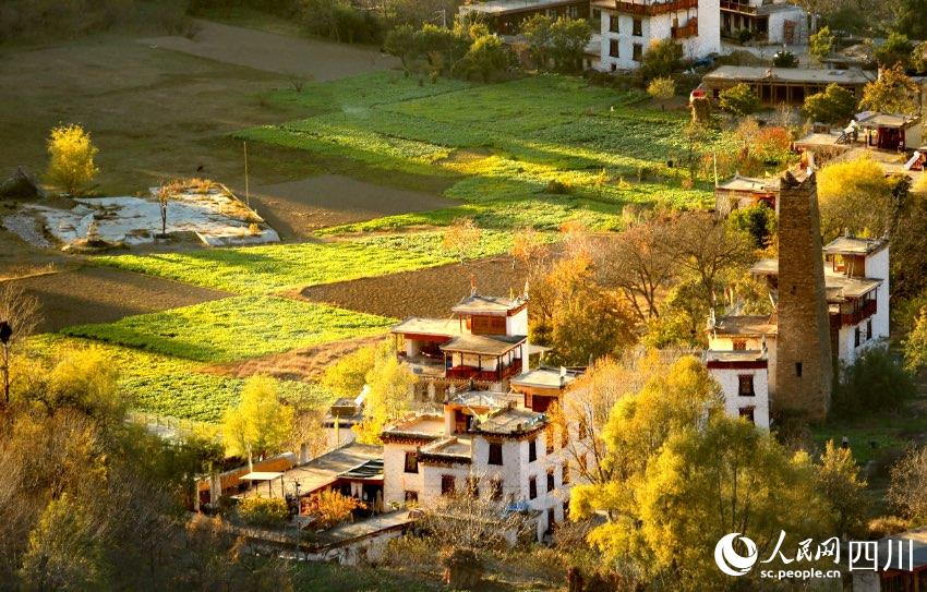 丹巴美景。李永安攝