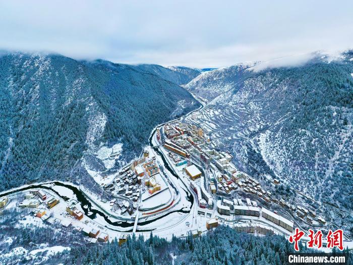 壤塘的雪后美景。　壤塘縣融媒體中心供圖