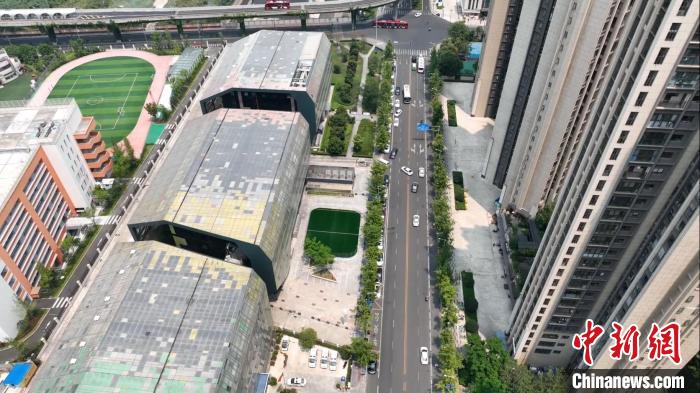 匯泉路社區(qū)一角?！「呒午?攝