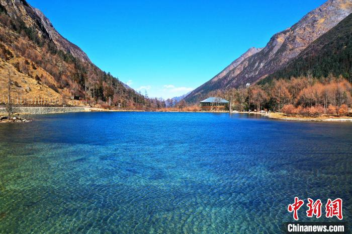 畢棚溝景區(qū)風(fēng)光?！“苍?攝