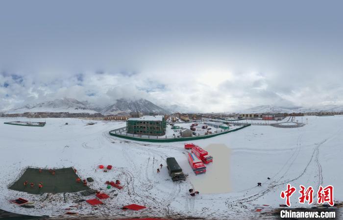 圖為地震實(shí)戰(zhàn)演練現(xiàn)場(chǎng)全景?！∮駱?shù)消防供圖