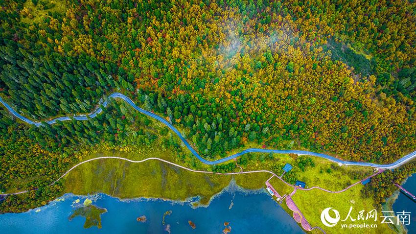 秋日普達(dá)措。格瑪攝