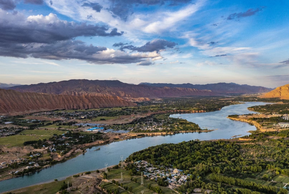 黃河兩岸，和美循化。馬國忠攝