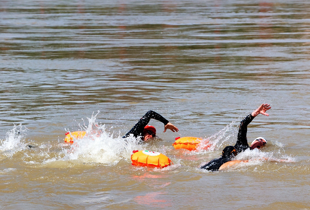 秘境果洛——瑪沁站。薛蒂攝