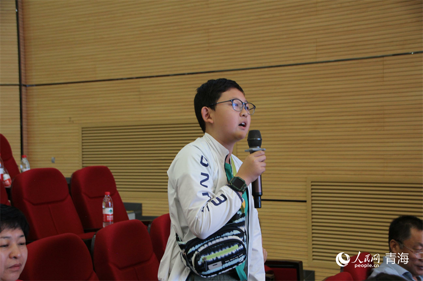 互動(dòng)提問(wèn)環(huán)節(jié)。人民網(wǎng) 陳明菊攝