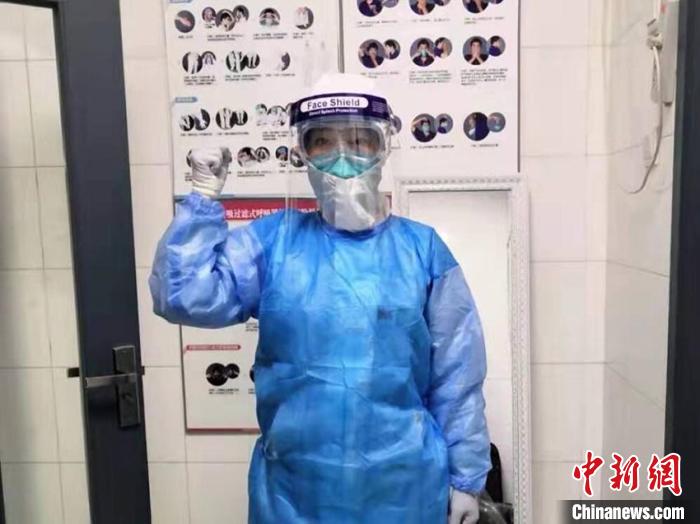 長(zhǎng)春“85后”護(hù)士“戰(zhàn)”疫:虛脫靠打點(diǎn)滴恢復(fù)體力