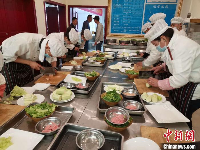 拉薩聚焦高校畢業(yè)生、農牧民就業(yè)任務指標均超額完成