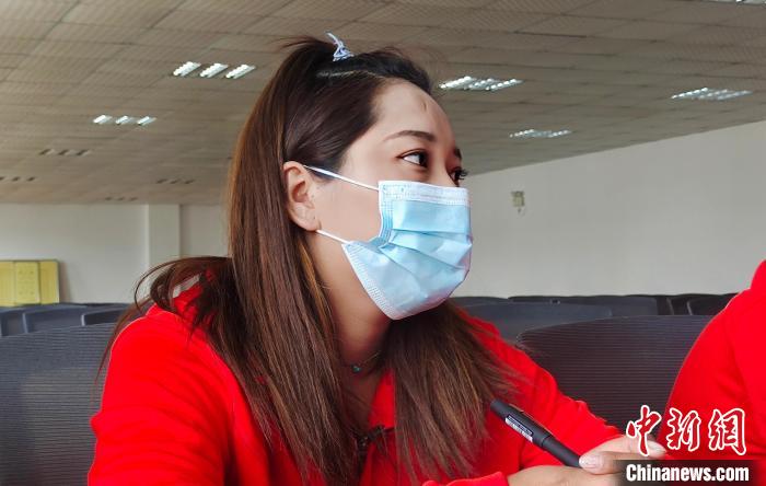 圖為西藏自治區(qū)運動員聽培訓講座?！∝暽＠?攝