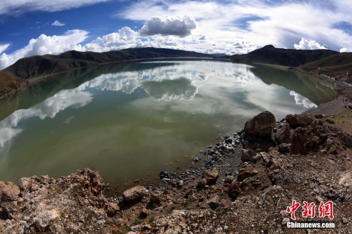 圖為浪錯(cuò)夏日美景。 <a target='_blank' ><p  align=