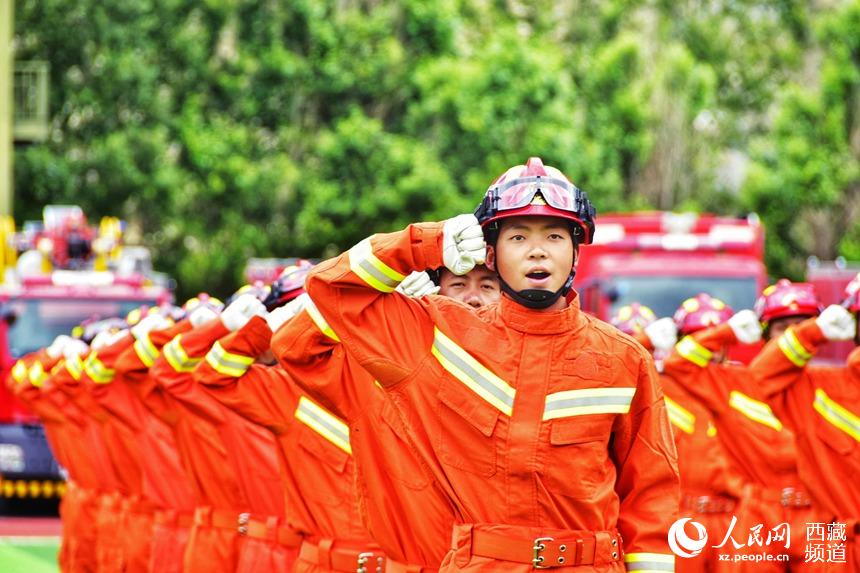 誓師大會現(xiàn)場。人民網(wǎng) 李海霞 攝