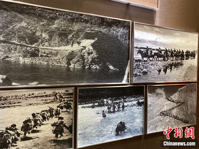 紅樓內(nèi)展廳，圖為昌都戰(zhàn)役中的人民解放軍。彭寧鈴 攝
