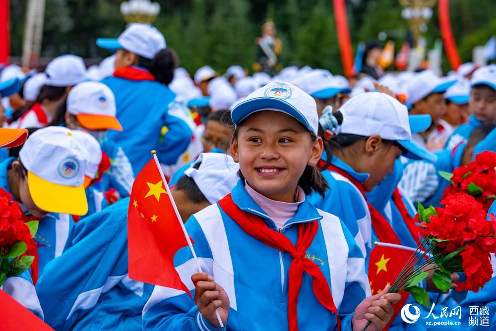 8月19日10時，慶祝西藏和平解放70周年大會在拉薩市布達拉宮廣場隆重舉行。徐馭堯 攝